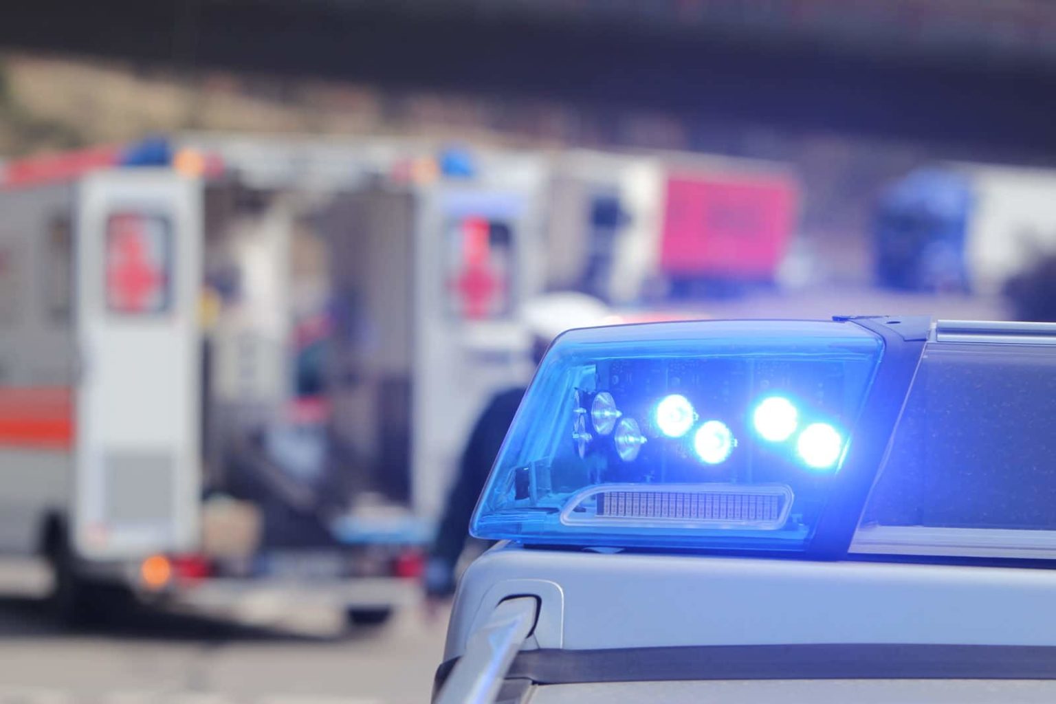 stuttgart auto fährt in menschenmenge