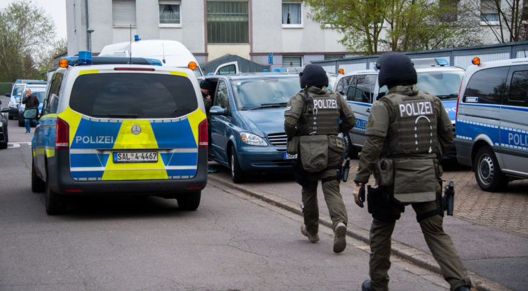 Mann Hantiert Mit Langwaffe – Polizeieinsatz An Neunkircher Schule ...