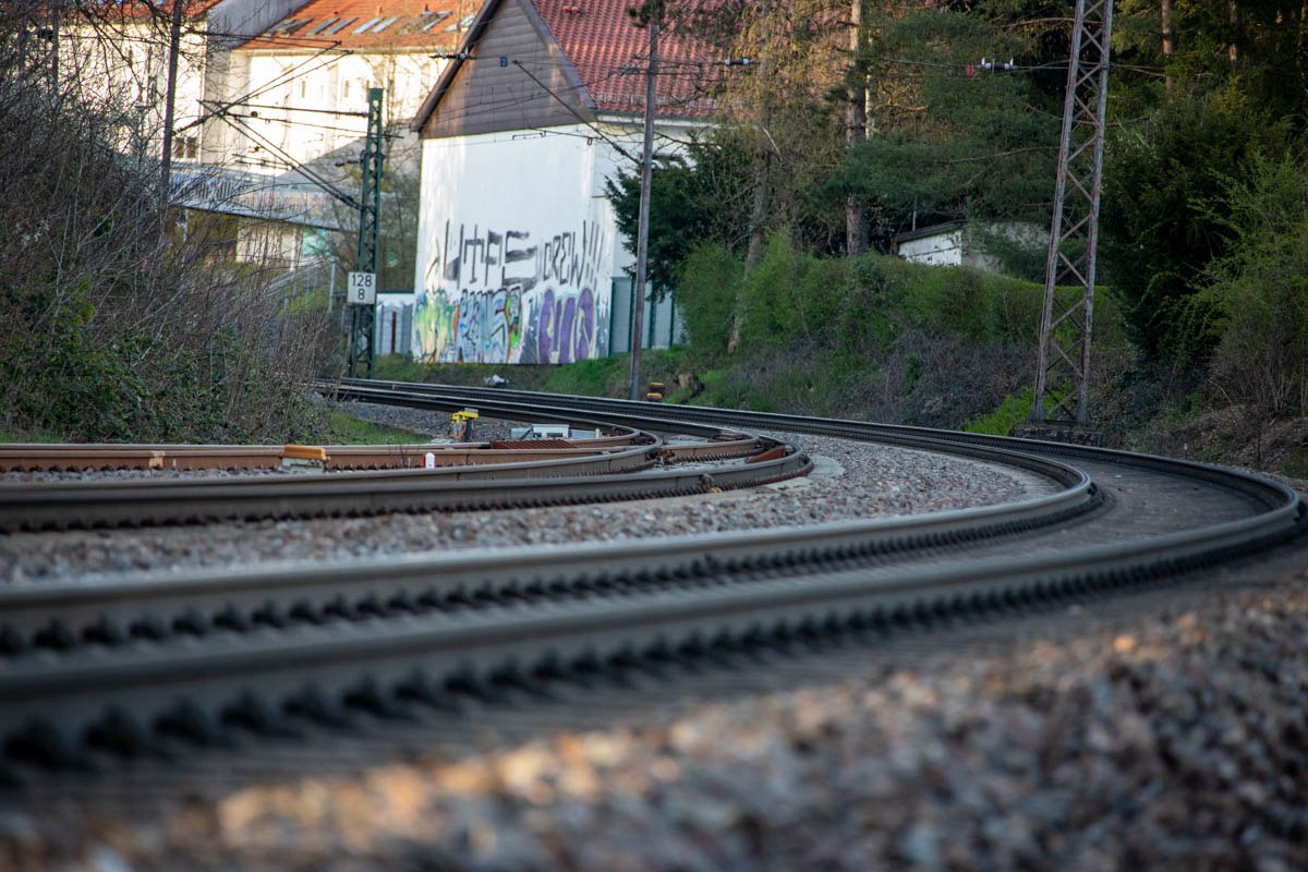 19-Jähriger Von Zug Erfasst – Tödliches Unglück In Bobenheim-Roxheim ...