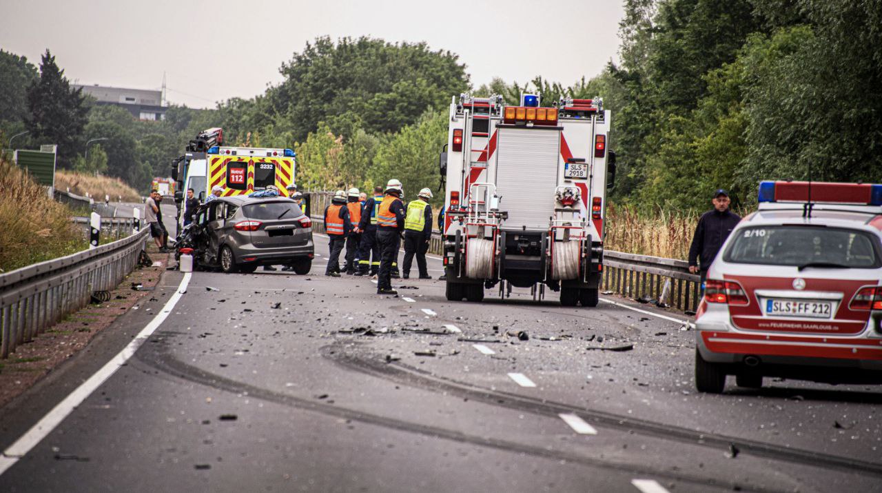 Nach Tragischem Unfall Auf B 51 – Autofahrer (49) Stirbt Im Krankenhaus ...