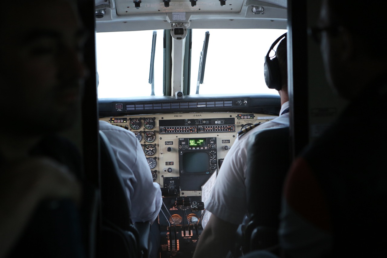 Flug nach Saarbrücken: Pilot droht willkürlich Passagiere
