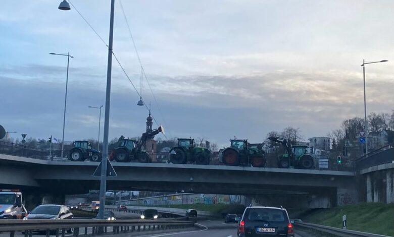 Bauern-Protest Vorüber: Über 1.000 Traktoren Legten Saarbrücken Lahm ...