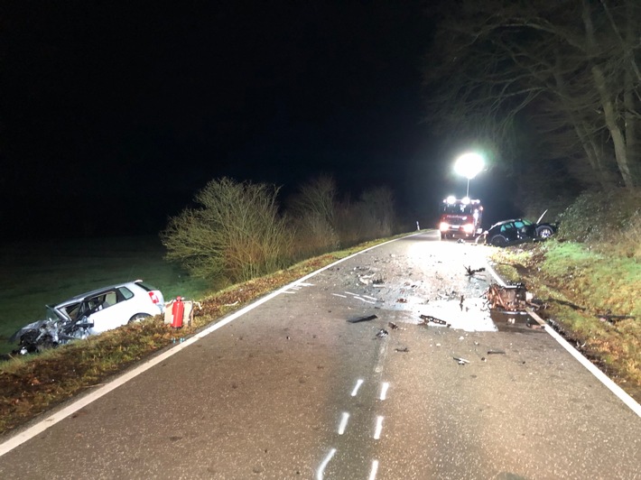 Schlimmer Unfall: Frau Stirbt Nach Frontalzusammenstoß Auf L480 ...